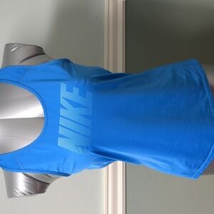 Nike pro athletic tank top for women. Size L. Excellent condition.